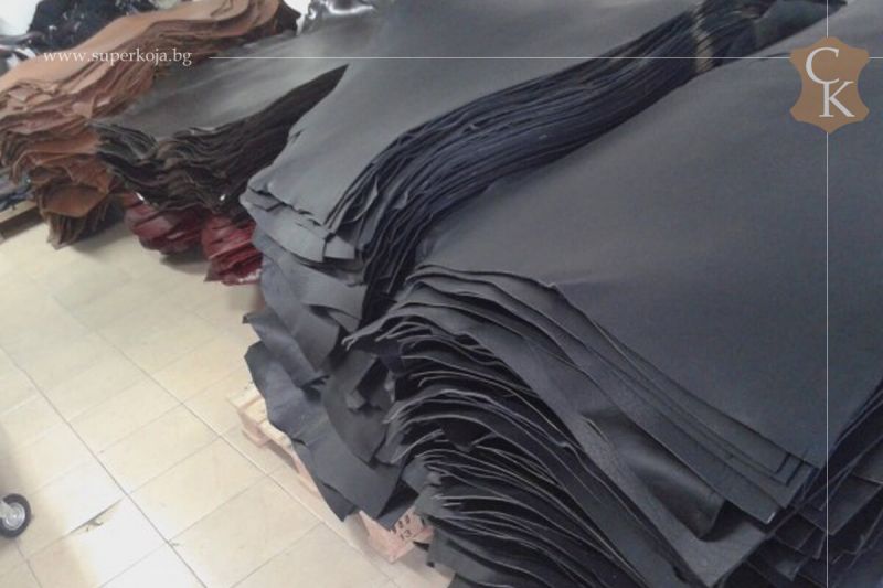 Leather for belts double butt Black Blank